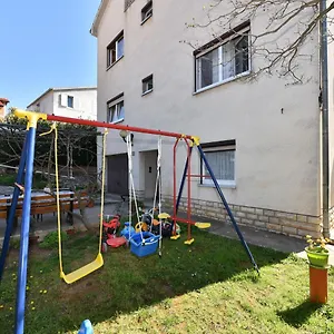 traditional-apartment-in-zadar-with-garden.hotelinzadar.com/